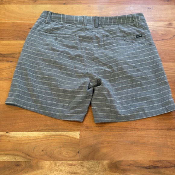 Volcom Surf & Turf Striped Hybrid Board Shorts Size 36 - Picture 4 of 6